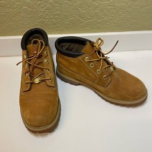 Timberland women’s size 8m. Gently used in excellent condition.